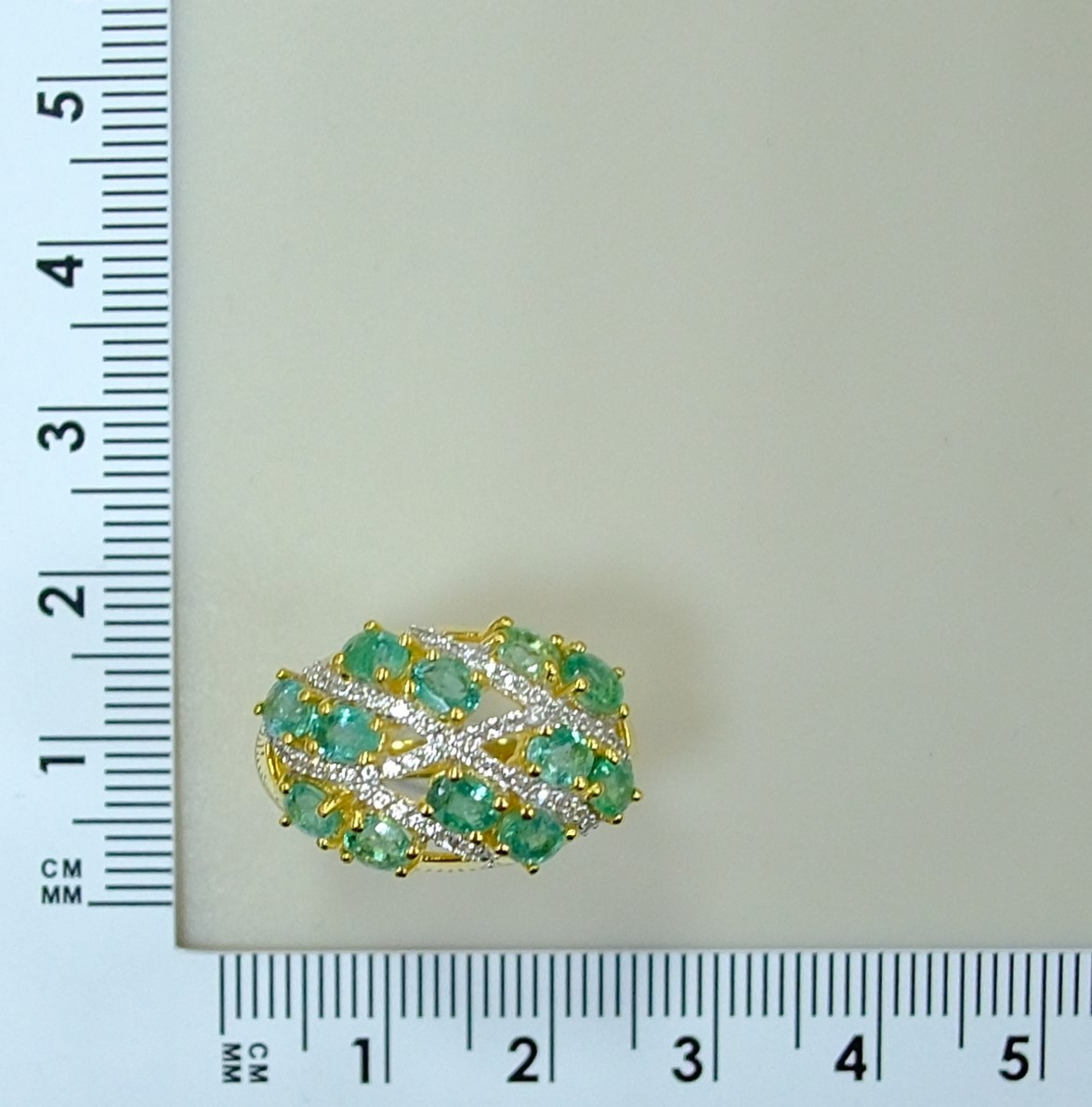 Серебряное кольцо с изумрудами